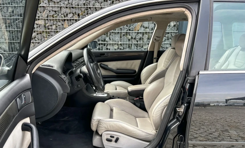 Audi RS6 2003 Gasoline Automatic Image 3