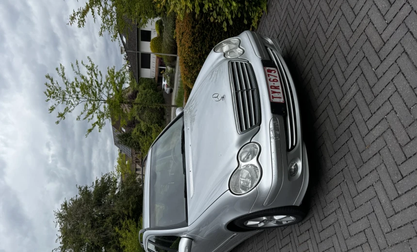 Mercedes-Benz C 200 2004 Diesel Manual Image 12