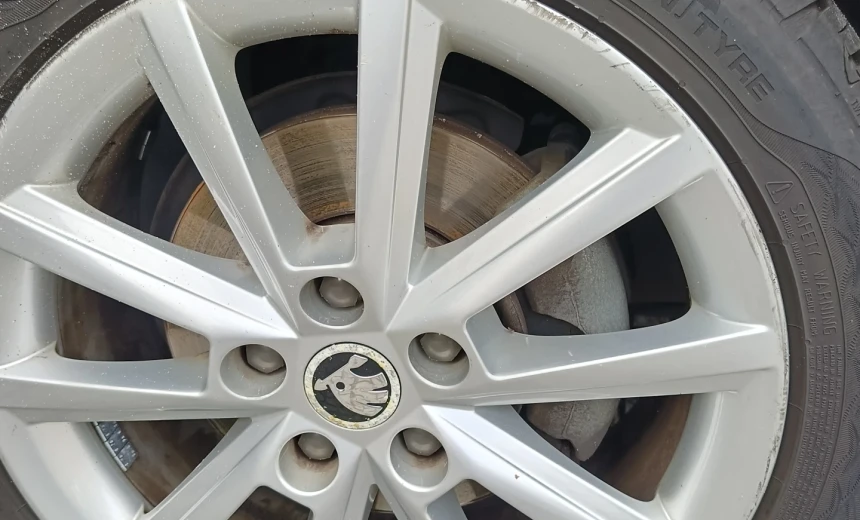 Skoda Octavia 2017 Gasoline Automatic Image 12