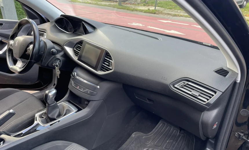 Peugeot 308 2016 Gasoline Manual Image 13