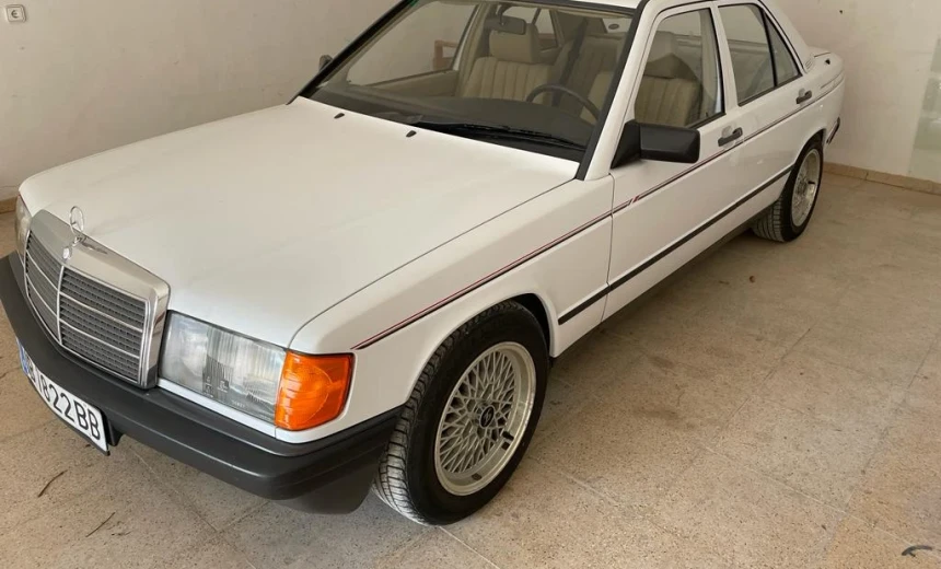 Mercedes-Benz 190 1987 Gasoline Manual Image 1