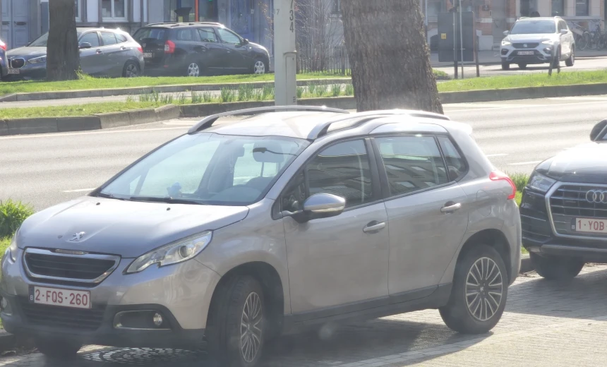 Peugeot 2008 2015 Gasoline Manual Image 10