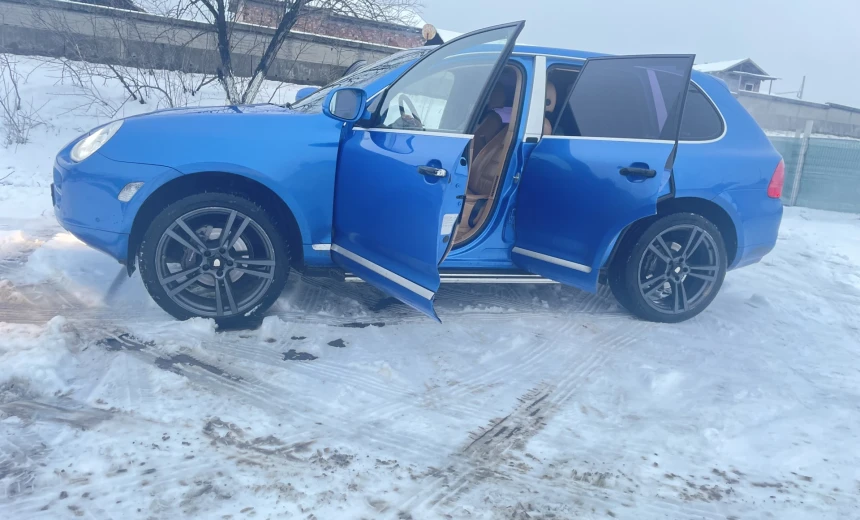 Porsche Cayenne 2005 Gasoline Automatic Image 4