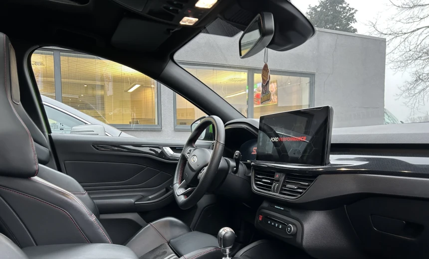 Ford Focus 2023 Gasoline Manual Image 16