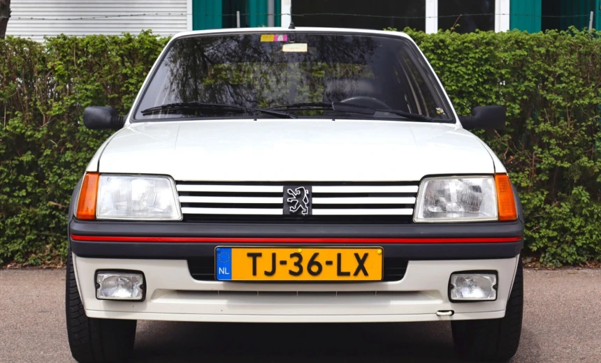 Peugeot 205 1986 Gasoline Manual Image 2