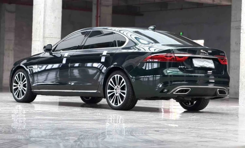Jaguar XF 2023 Gasoline Automatic Image 5