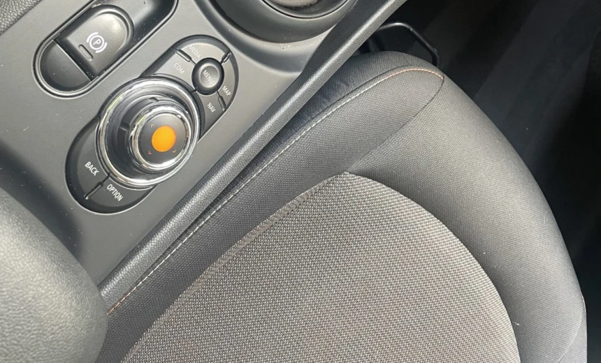 MINI One Clubman 2018 Gasoline Automatic Image 7