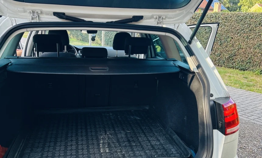 Volkswagen Golf Variant 2019 CNG Manual Image 2