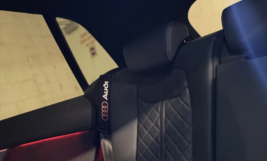 Audi Q8 2024 Hybrid Electric/Gasoline Automatic Image 18