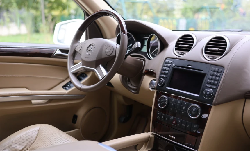 Mercedes-Benz GL 450 2012 Gasoline Automatic Image 12