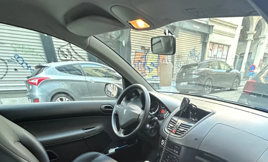 Peugeot 206 2011 Gasoline Manual Image 6