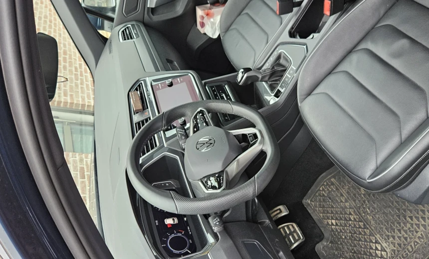 Volkswagen Tiguan 2022 Hybrid Electric/Gasoline Automatic Image 5