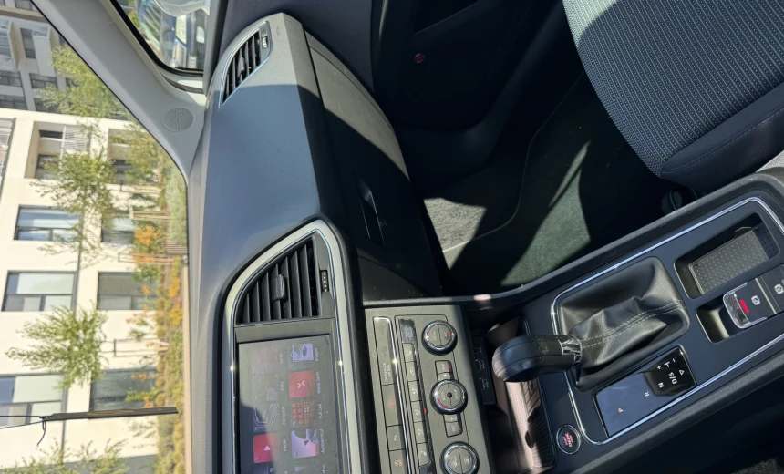 SEAT Leon 2020 Diesel Automatic Image 7