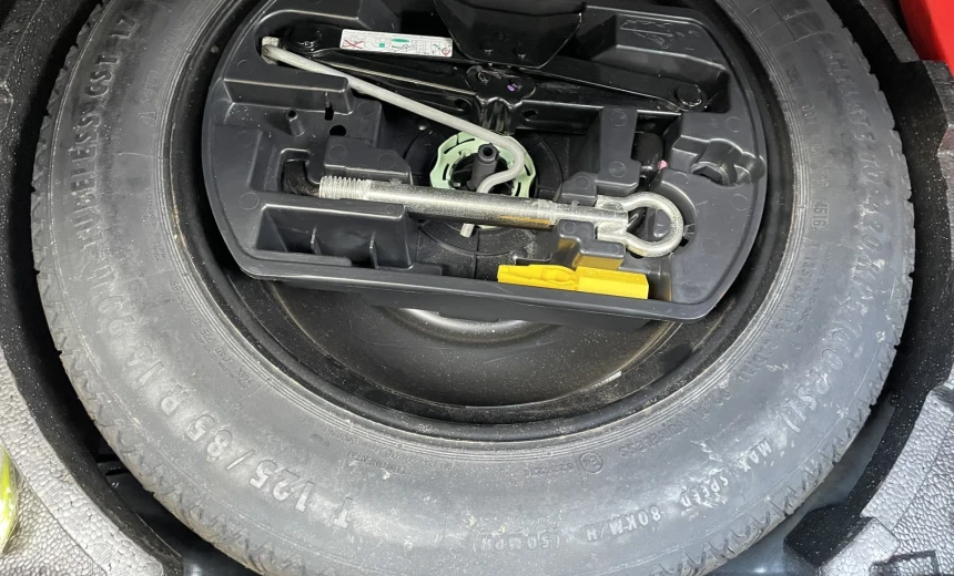 Peugeot 308 2016 Gasoline Manual Image 8