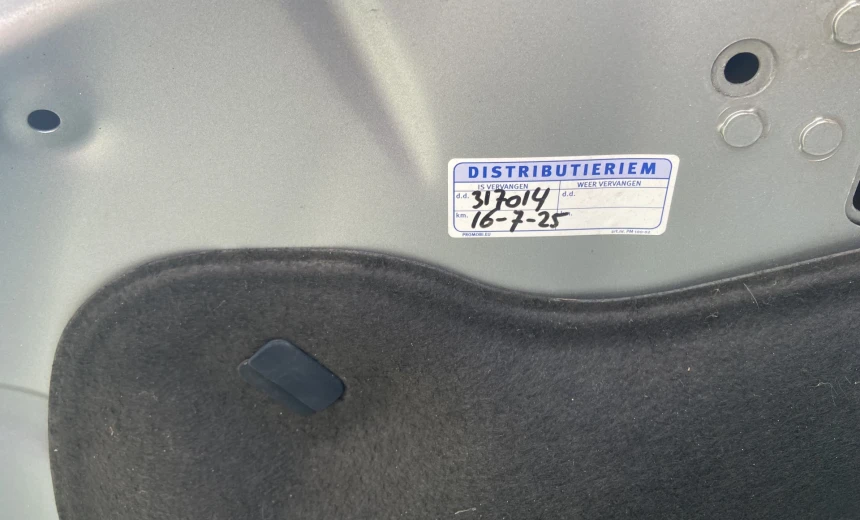 Volvo V60 2015 Hybrid Electric/Diesel Automatic Image 17