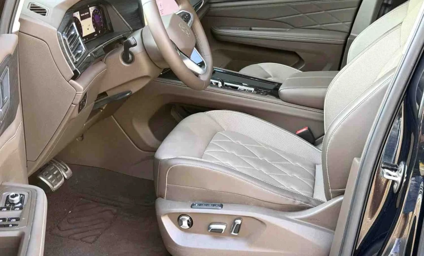 Volkswagen Viloran 2024 Gasoline Automatic Image 3