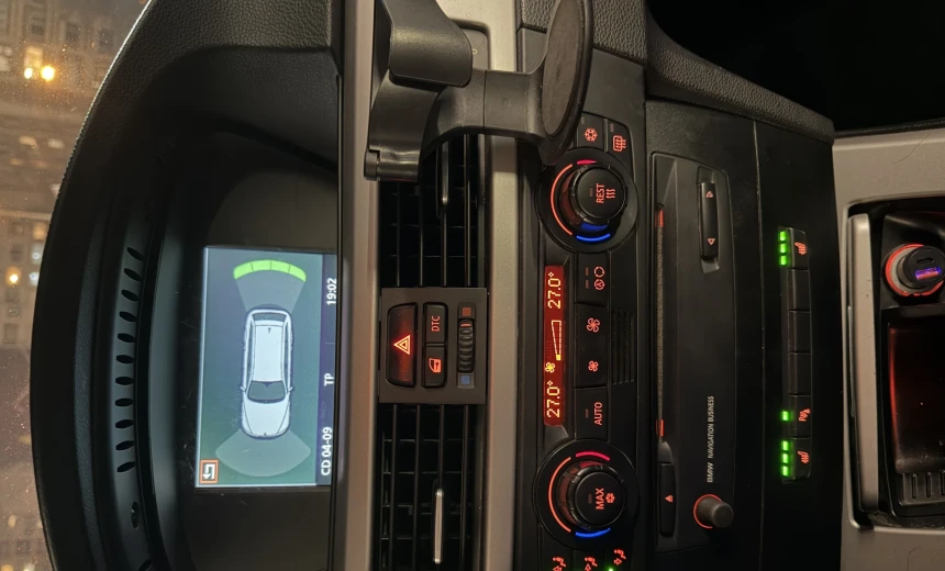 BMW 320 2006 Diesel Manual Image 2
