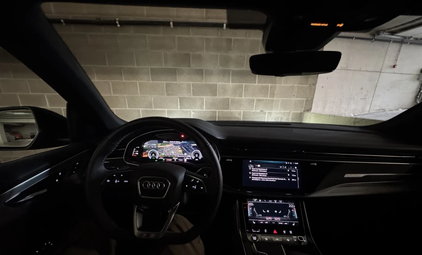 Audi Q8 2024 Hybrid Electric/Gasoline Automatic Image 9