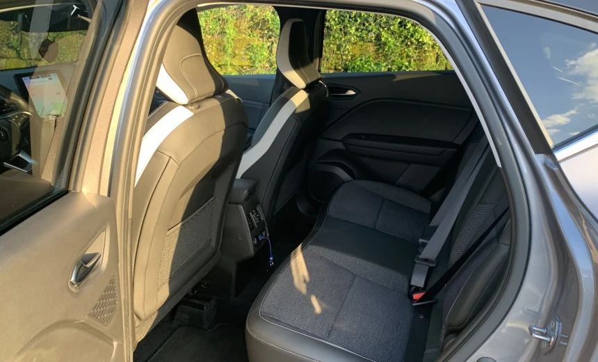 Renault Captur 2023 LPG Manual Image 2