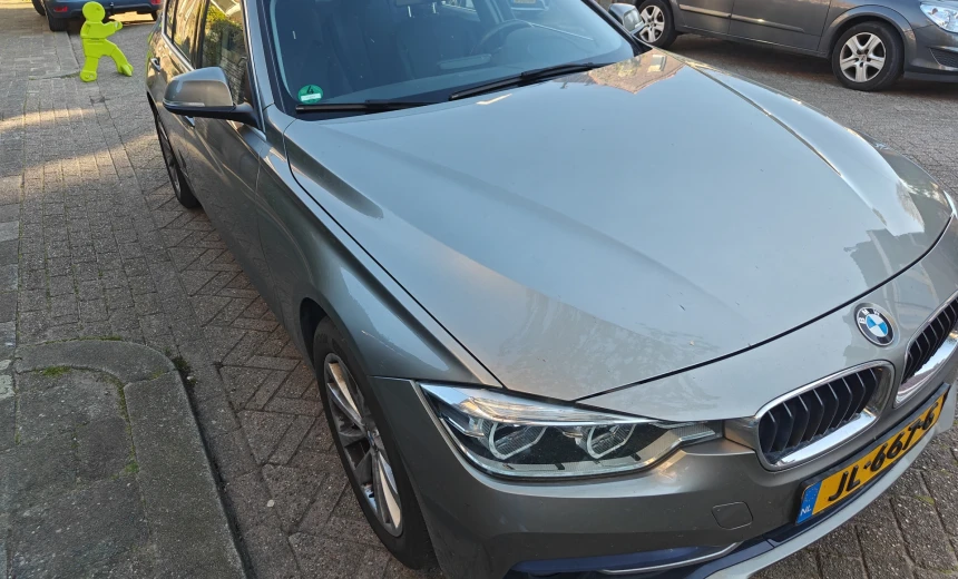 BMW 330 2016 Hybrid Electric/Gasoline Automatic Image 7