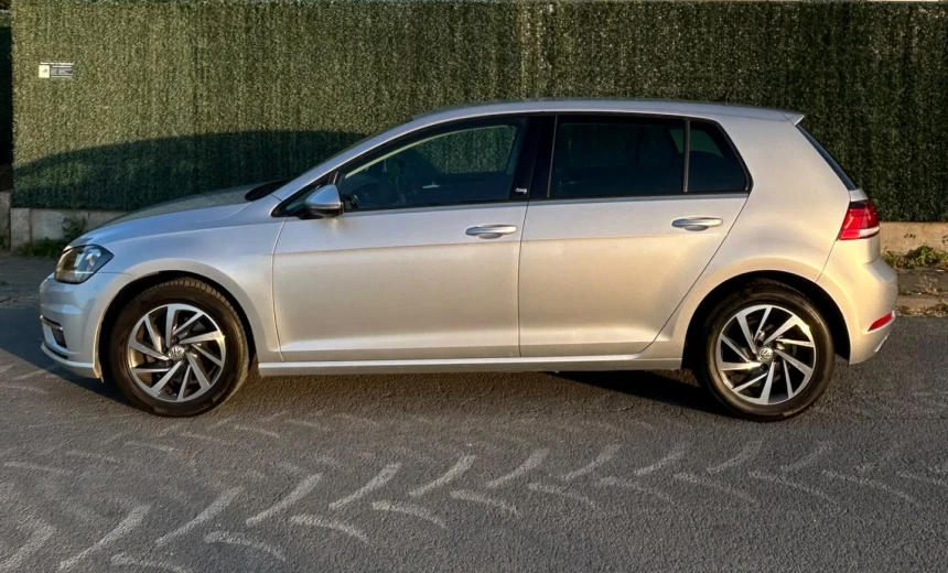 Volkswagen Golf 2018 Gasoline Automatic Image 0