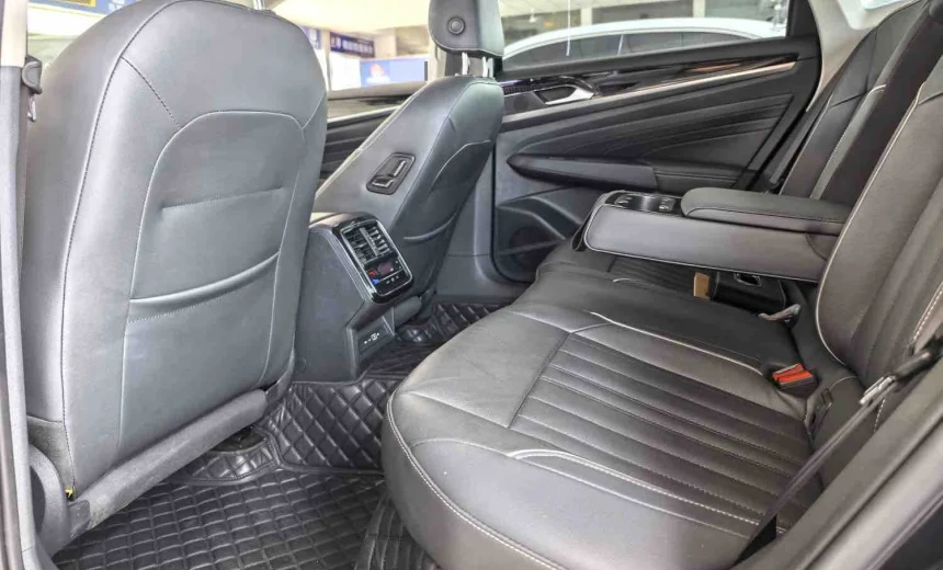 Volkswagen Passat 2022 Gasoline Automatic Image 5