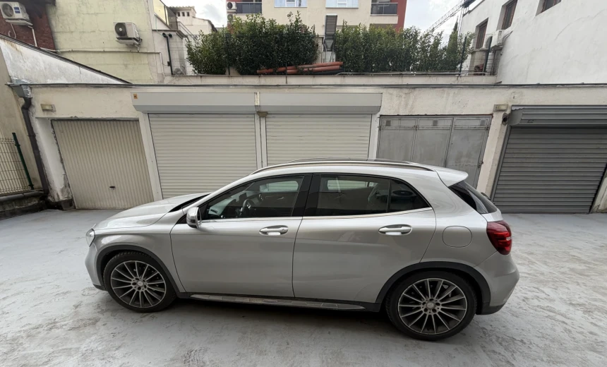 Mercedes-Benz GLA 200 2017 Diesel Automatic Image 2