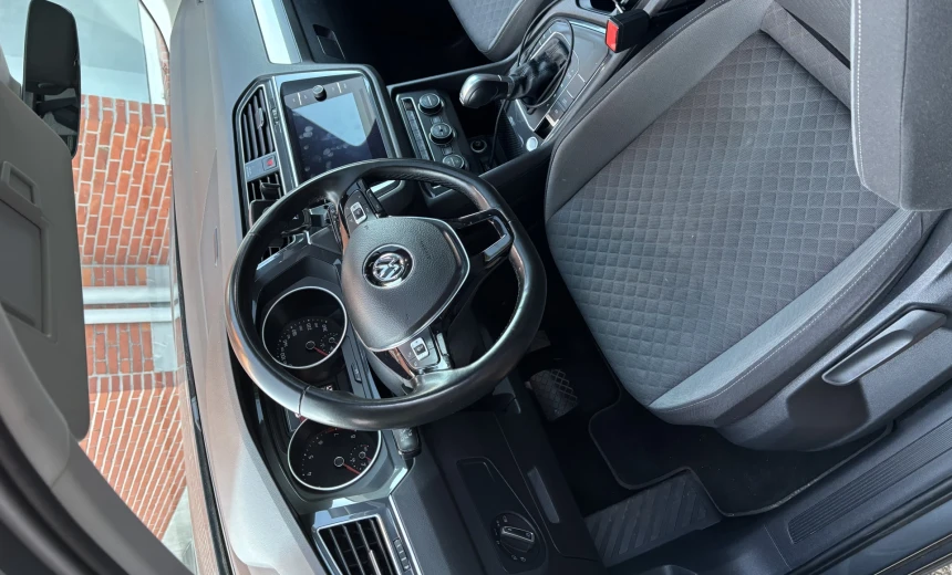 Volkswagen Tiguan 2019 Gasoline Automatic Image 7