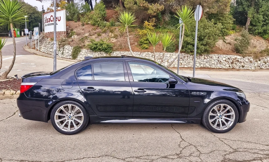 BMW M5 2005 Gasoline Automatic Image 2