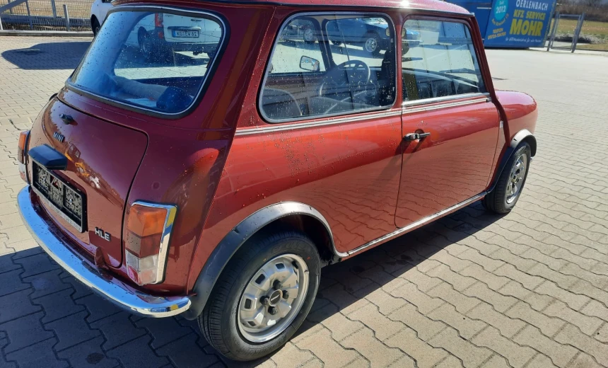 MINI 1000 1985 Gasoline Manual Image 2