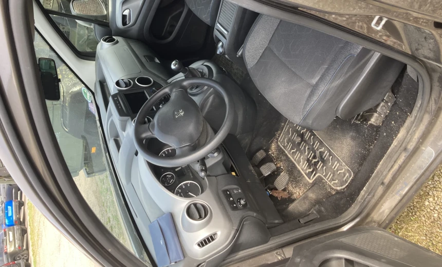 Peugeot Partner 2018 Gasoline Manual Image 4