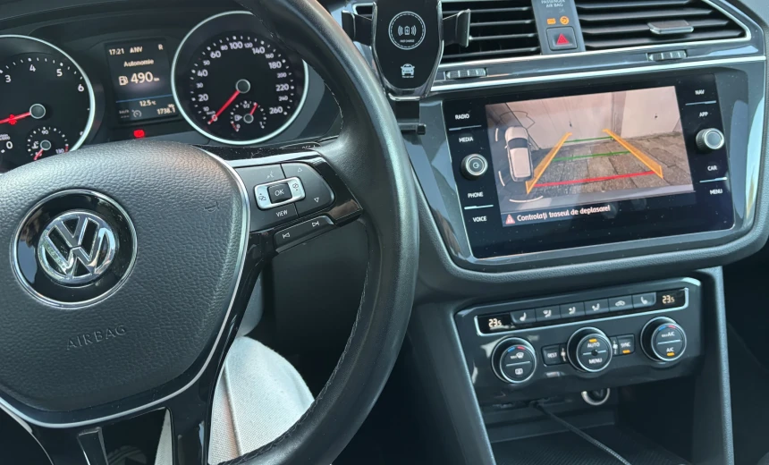 Volkswagen Tiguan 2019 Gasoline Automatic Image 8