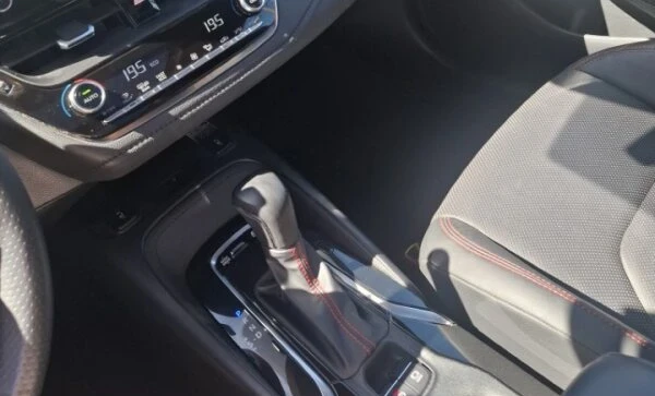 Toyota Corolla 2022 Hybrid Electric/Gasoline Automatic Image 2