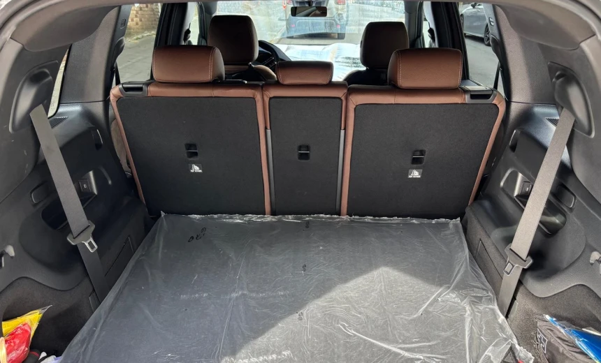 Mercedes-Benz GLB 200 2024 Gasoline Automatic Image 16