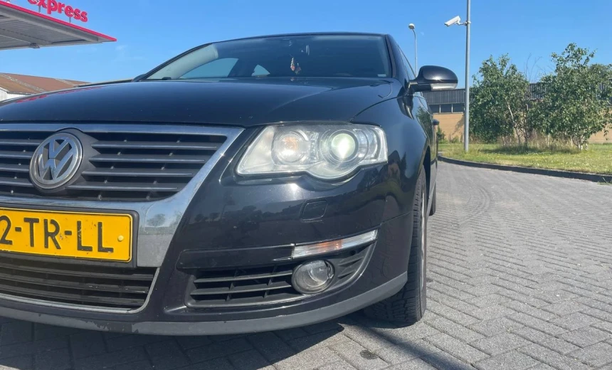 Volkswagen Passat 2007 Gasoline Automatic Image 3