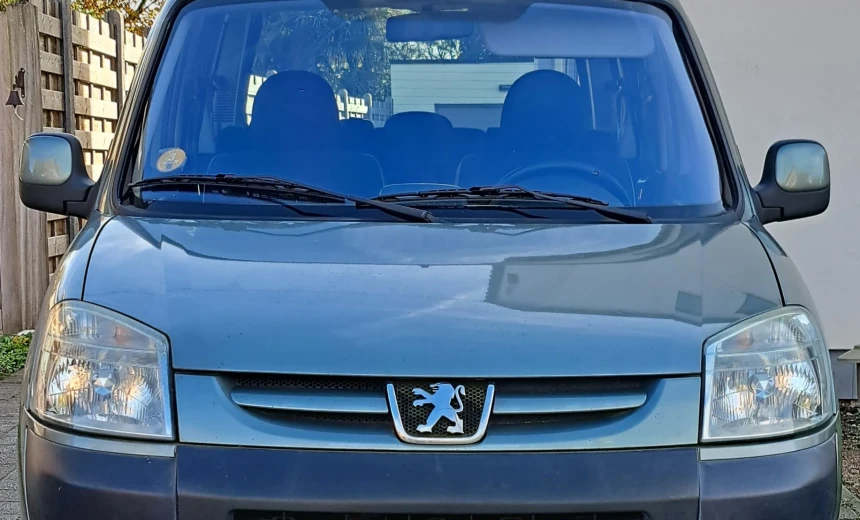 Peugeot Partner 2005 Gasoline Manual Image 6