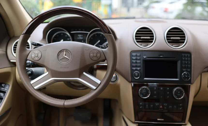 Mercedes-Benz GL 450 2012 Gasoline Automatic Image 9