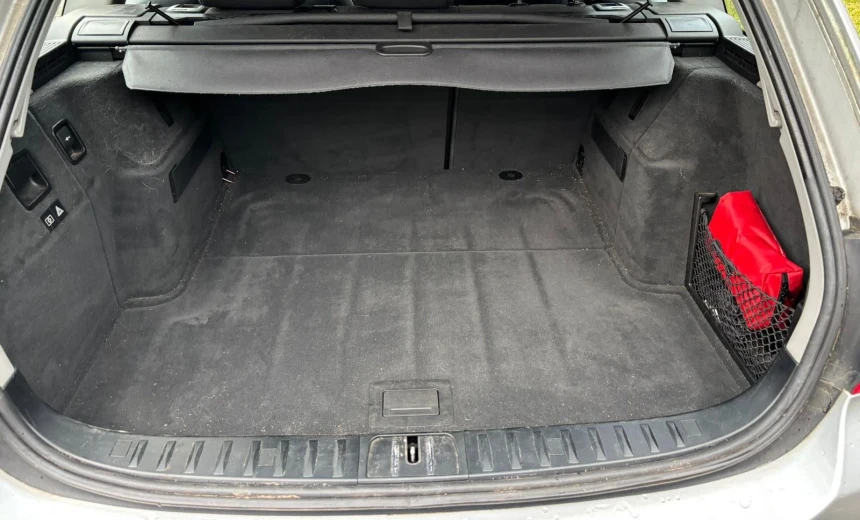 BMW 325 2008 Gasoline Automatic Image 12