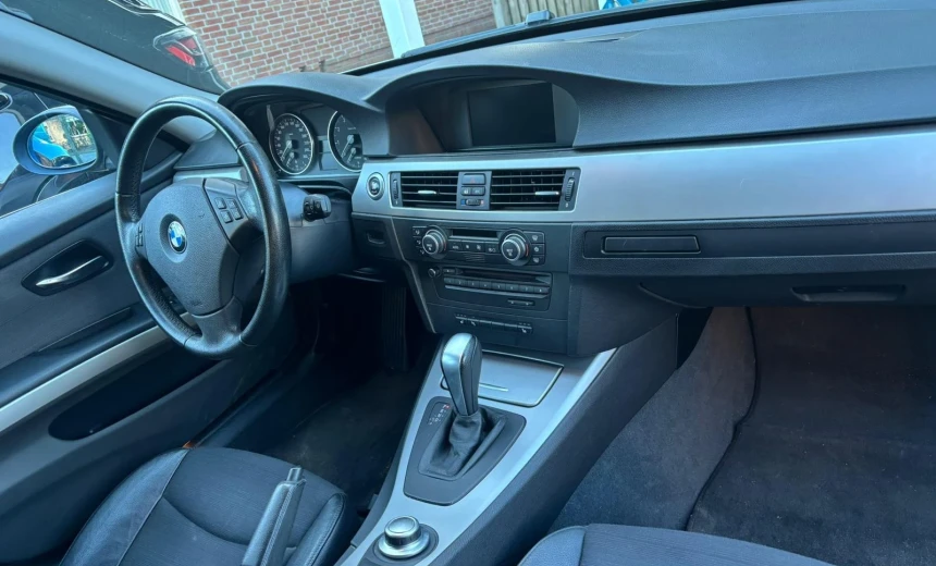 BMW 325 2008 Gasoline Automatic Image 6