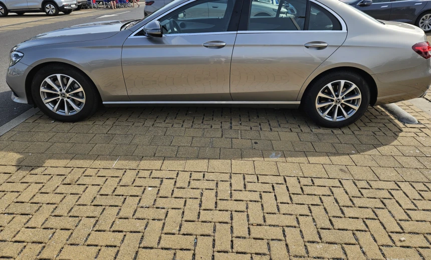 Mercedes-Benz E 200 2021 Gasoline Automatic Image 3