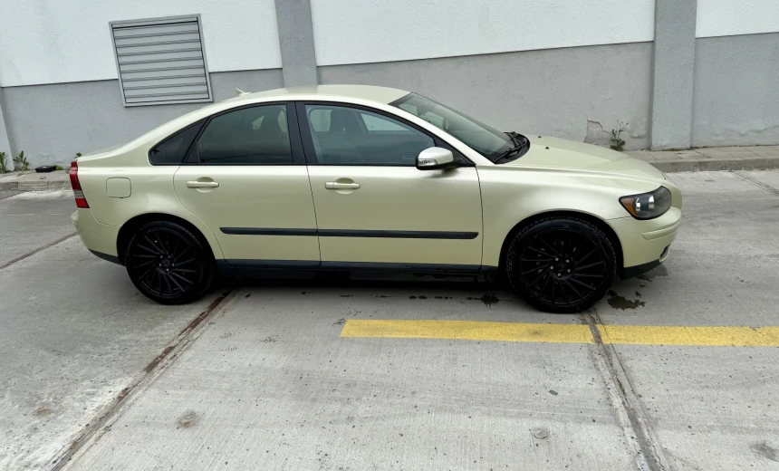 Volvo S40 2004 Diesel Manual Image 3