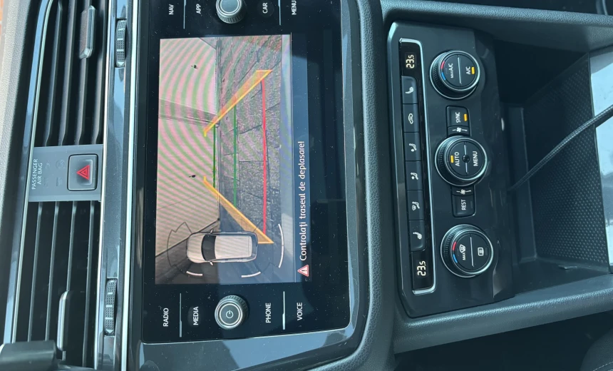 Volkswagen Tiguan 2019 Gasoline Automatic Image 10