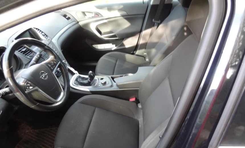 Opel Insignia 2012 Diesel Manual Image 7