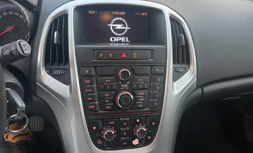 Opel Astra 2010 Gasoline Manual Image 8