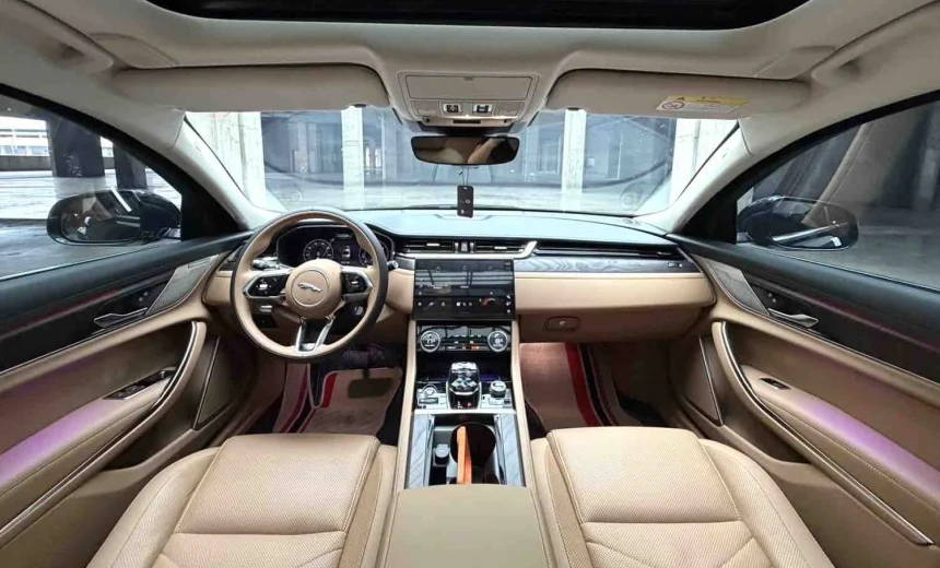 Jaguar XF 2023 Gasoline Automatic Image 8
