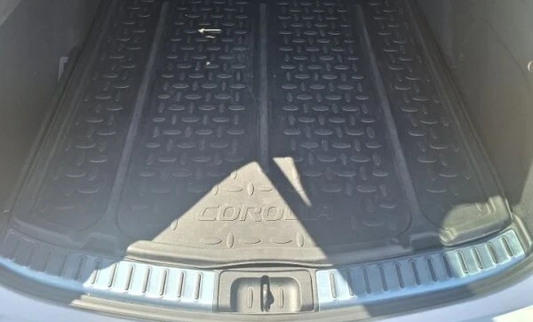 Toyota Corolla 2022 Hybrid Electric/Gasoline Automatic Image 4