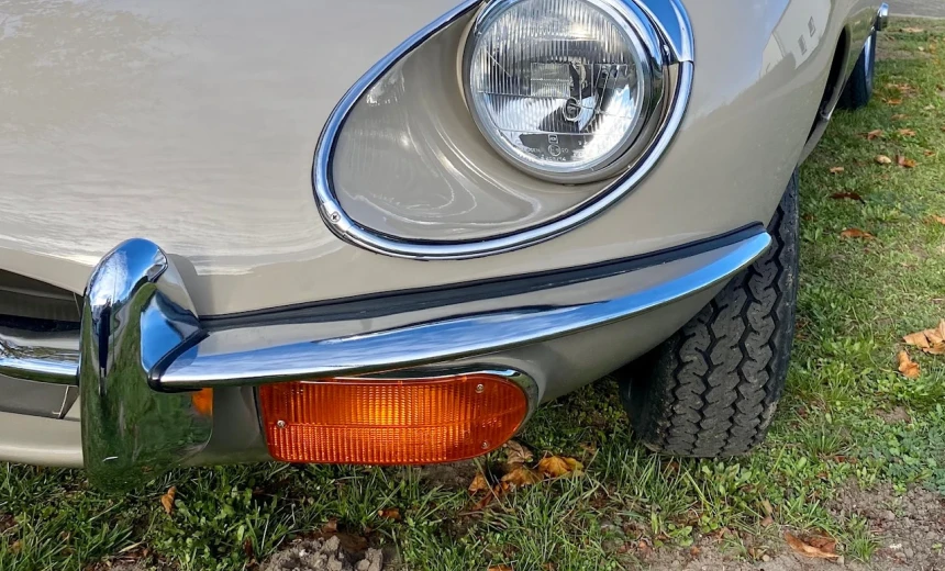 Jaguar E-Type 1970 Gasoline Manual Image 8