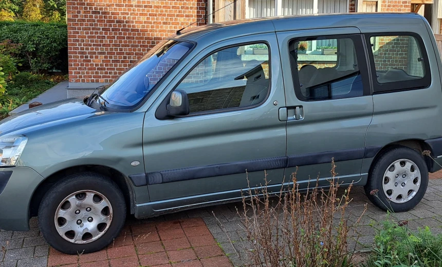 Peugeot Partner 2005 Gasoline Manual Image 7