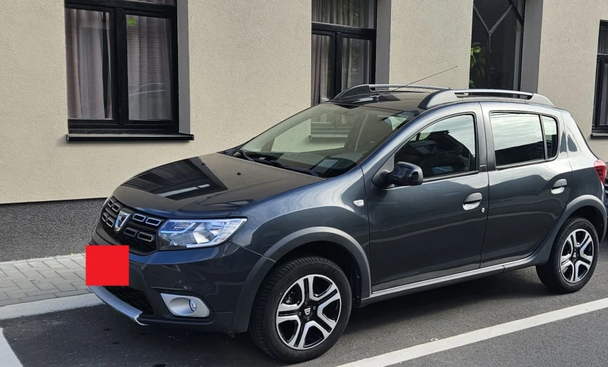 Dacia Sandero 2018 Gasoline Manual Image 2