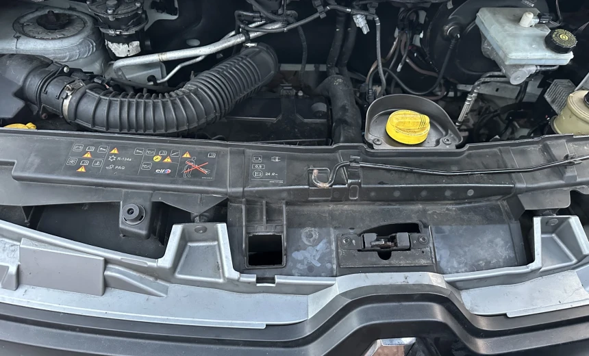 Renault Master 2016 Diesel Manual Image 17